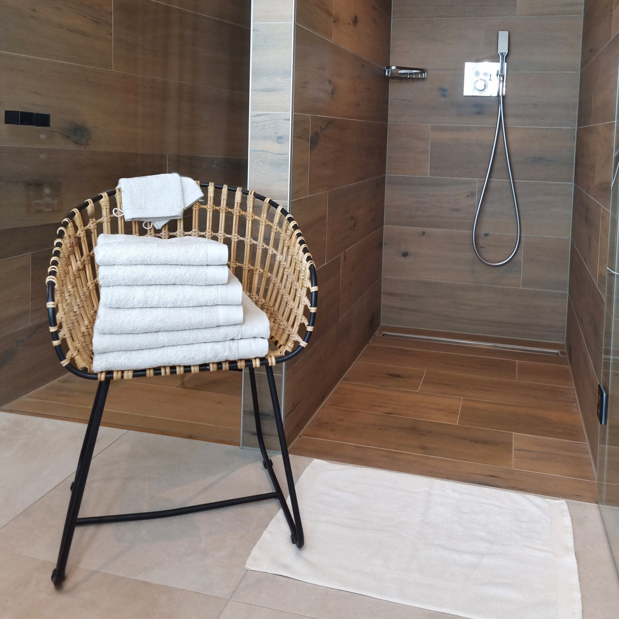 HOOMstyle Badmat Avenue - Douchemat - 800grs katoen