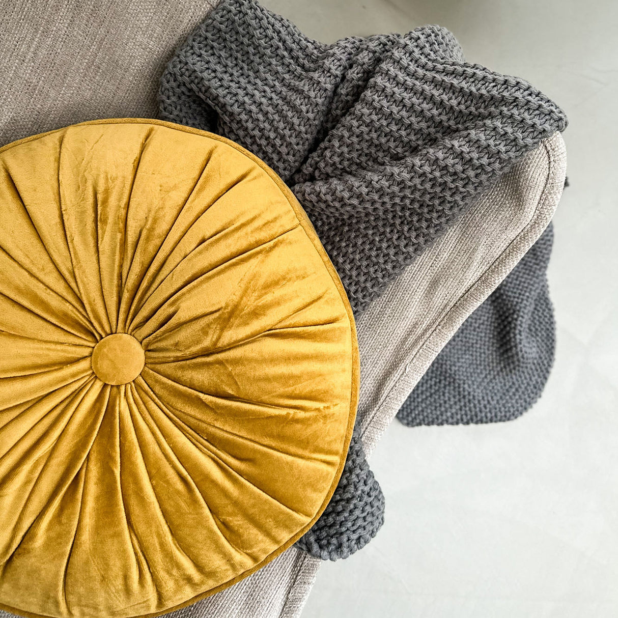 HOOMstyle Coussin Kiki avec passepoil - Coussin décoratif rond avec bouton et bordure - Velours