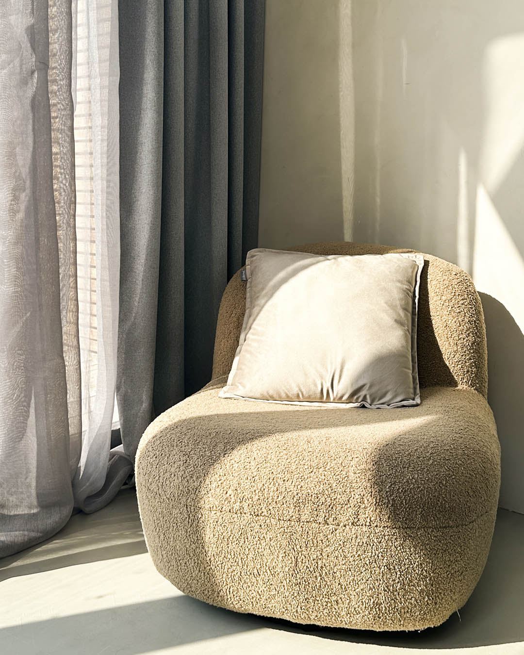 HOOMstyle Kant en Klaar gordijn Moon - 100% Verduisterend - Met Plooiband