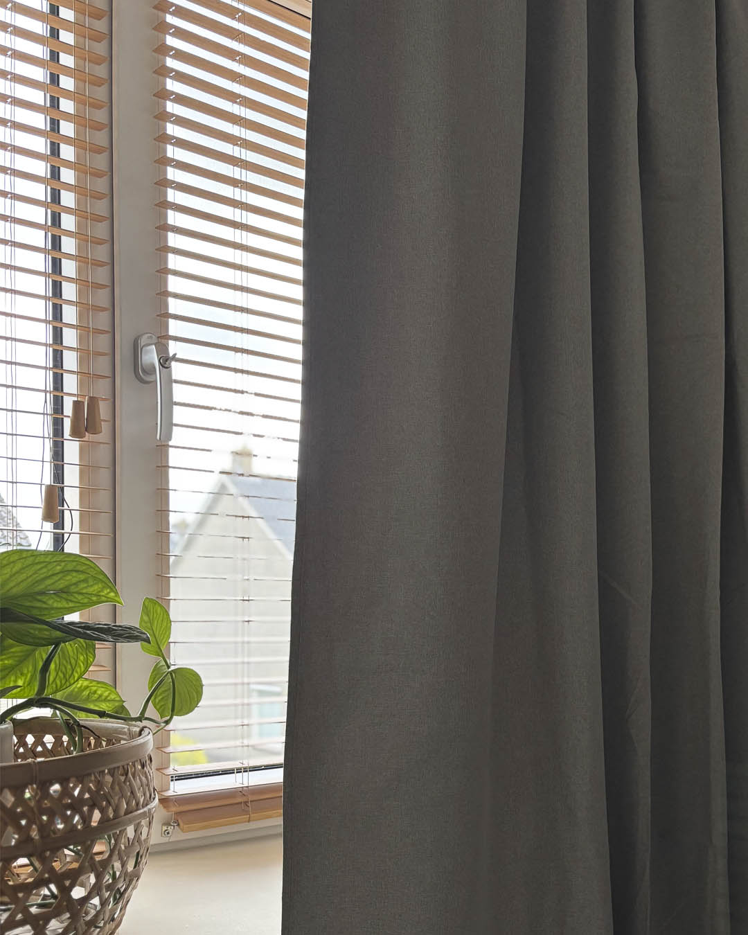 HOOMstyle Ready-Made Curtain Luna - 100% Blackout - Pleated header tape