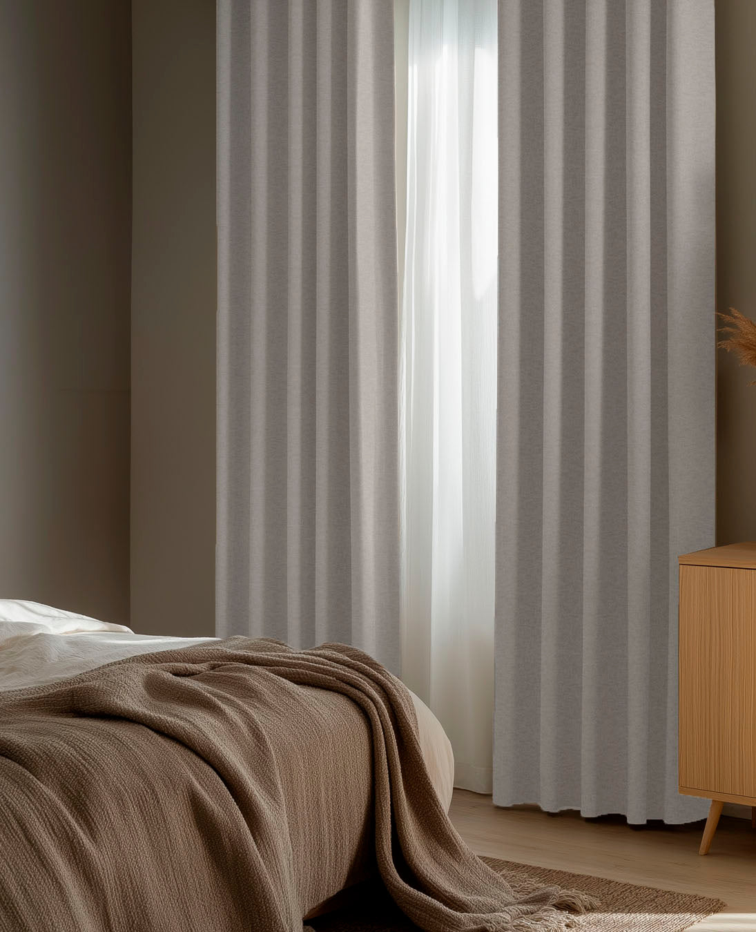 HOOMstyle Ready-Made Curtain Luna - 100% Blackout - Eyelets